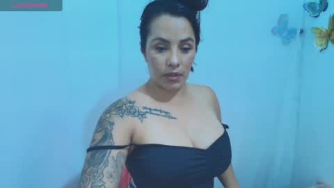 Snapshot of ashley_joyx_ chatting on 06/30/26, 04:35 ashley_joyx_ online show from 06/30/26, 04:35
