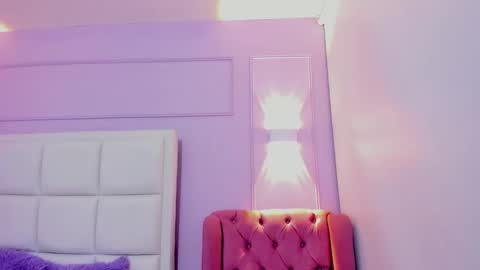 Snapshot of ashley_petit chatting on 12/02/25, 12:21 ashley_petit online show from 12/02/25, 12:21