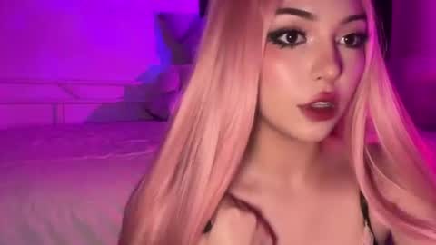 Ashlee Boox   online show from 06/19/26, 07:39