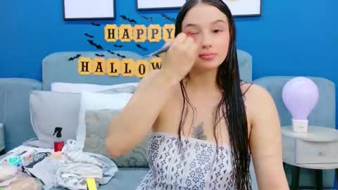Snapshot of ashleyevans21 chatting on 10/18/25, 07:58 Ashley Evans online show from 10/18/25, 07:58