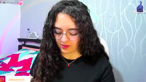 .. Ashley .. online show from 09/21/25, 12:45