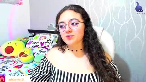 .. Ashley .. online show from 10/07/25, 12:52