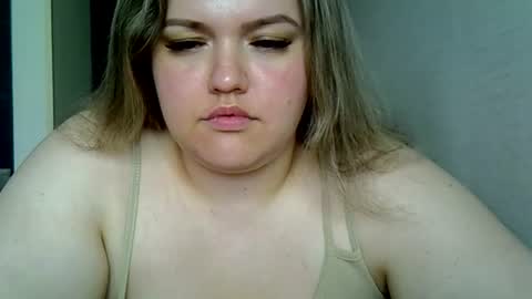 Snapshot of ashleyrosee_ chatting on 07/17/26, 01:51 Anite online show from 07/17/26, 01:51