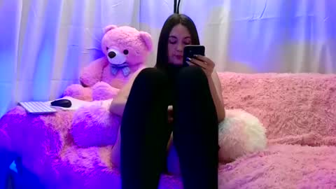 Snapshot of ashleyshyne69 chatting on 12/02/24, 01:24 Ashley online show from 12/02/24, 01:24