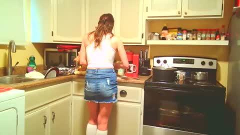 Snapshot of ashleyshyne69 chatting on 01/13/25, 05:12 Ashley online show from 01/13/25, 05:12