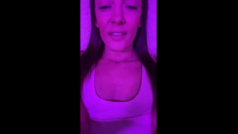 Snapshot of ashleyshyne69 chatting on 10/12/25, 04:50 Ashley online show from 10/12/25, 04:50