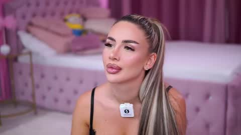 Snapshot of ashleysinnx chatting on 10/06/25, 02:25 Ashley online show from 10/06/25, 02:25