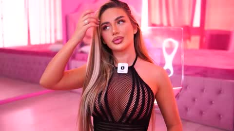 Snapshot of ashleysinnx chatting on 11/25/25, 11:32 Ashley online show from 11/25/25, 11:32