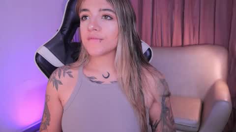 Ashley Lauren online show from 11/12/25, 03:51