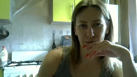 Snapshot of ashleyxhoney chatting on 06/18/26, 07:41 AshleyXHoney online show from 06/18/26, 07:41