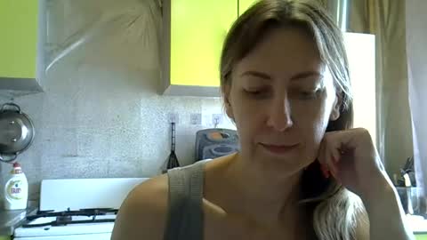 Snapshot of ashleyxhoney chatting on 06/19/26, 07:01 AshleyXHoney online show from 06/19/26, 07:01