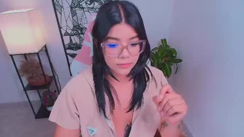 Snapshot of ashleyy18__ chatting on 06/26/26, 06:12 Ashleyy18 online show from 06/26/26, 06:12