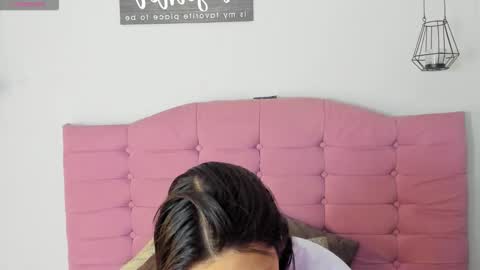 kylie online show from 10/21/25, 01:39