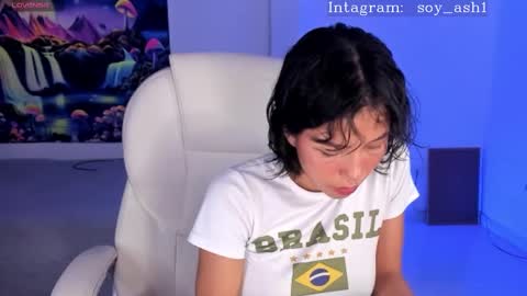 Snapshot of ashlleycam chatting on 02/12/25, 02:03 Fer online show from 02/12/25, 02:03