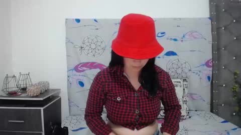 Snapshot of ashly_93 chatting on 02/17/25, 08:09 engel online show from 02/17/25, 08:09