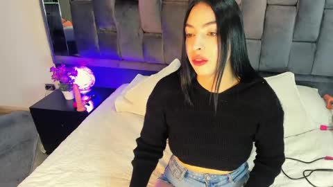 Snapshot of ashly_bloom chatting on 05/24/26, 03:33 Ashly online show from 05/24/26, 03:33
