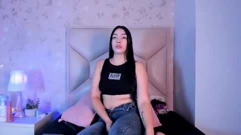 Snapshot of ashly_bloom chatting on 07/14/26, 11:27 Ashly online show from 07/14/26, 11:27