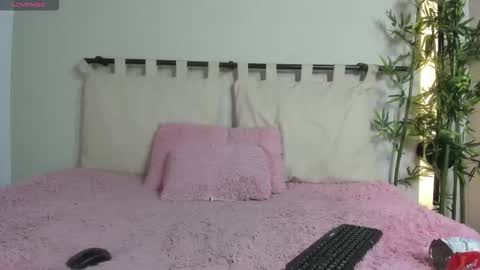 ashly_jones_ online show from 09/11/25, 04:23