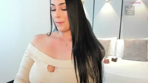 Snapshot of ashly_moonn chatting on 06/29/26, 12:05 A S H L Y online show from 06/29/26, 12:05