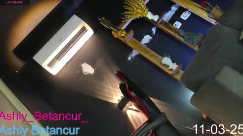 Snapshot of ashlybetancurxxx chatting on 03/12/25, 01:36 Ashly Betancur  online show from 03/12/25, 01:36