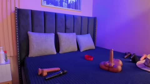 ashlye_miller_ online show from 09/11/25, 04:23