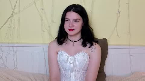 Kristine online show from 11/17/25, 09:04