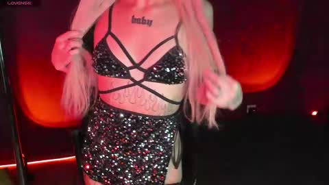 Mila online show from 09/29/25, 07:46