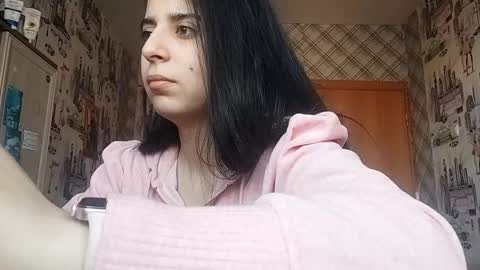 Lina online show from 12/17/25, 12:16