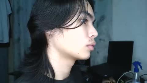 asian_babyboi online show from 10/17/25, 11:02