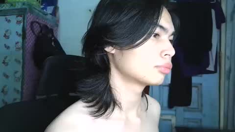 asian_babyboi online show from 11/11/25, 10:48