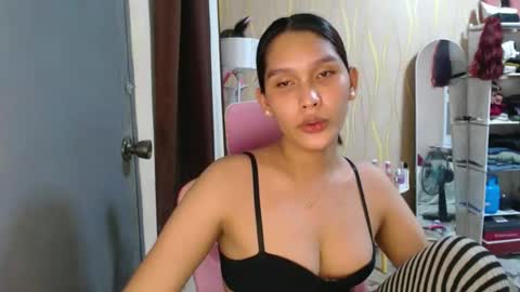 Snapshot of asian_glamm chatting on 10/12/25, 05:23 ANITA online show from 10/12/25, 05:23