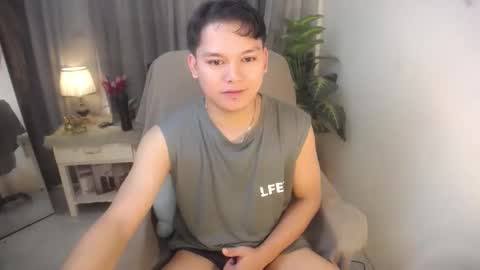 asian_handsomexx online show from 12/19/25, 08:21