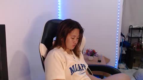 bb girl online show from 11/11/25, 09:09