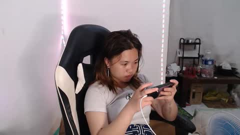 bb girl online show from 11/12/25, 08:19