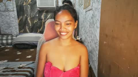 Snapshot of asian_janeth chatting on 02/20/26, 11:27 im janeth single mom online show from 02/20/26, 11:27