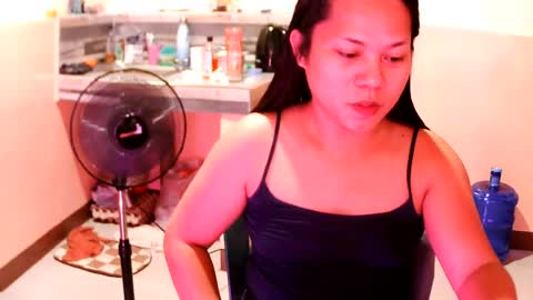 Snapshot of asian_kweenv chatting on 07/29/26, 12:14 Alex online show from 07/29/26, 12:14