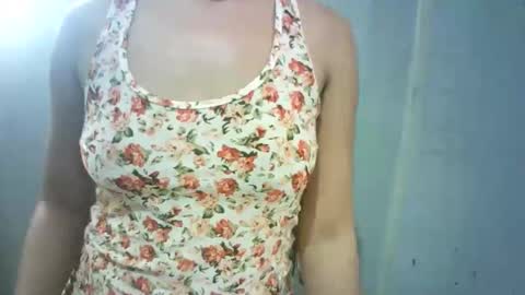 Snapshot of asian_novielyn19xxx chatting on 05/09/26, 01:33 asian_novielyn19xxx online show from 05/09/26, 01:33
