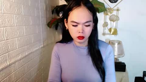 Snapshot of asian_pretty143 chatting on 06/08/26, 10:37 asian_pretty143 online show from 06/08/26, 10:37