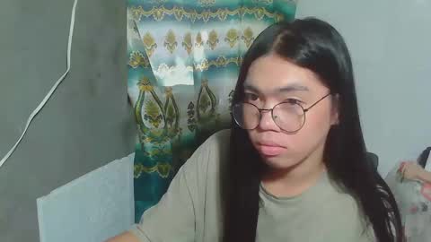 Snapshot of asian_rhean chatting on 01/17/25, 08:13 Rhean online show from 01/17/25, 08:13
