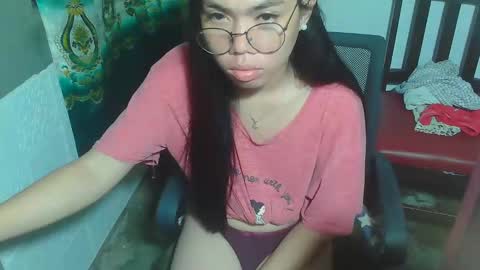 Snapshot of asian_rhean chatting on 02/05/25, 10:55 Rhean online show from 02/05/25, 10:55