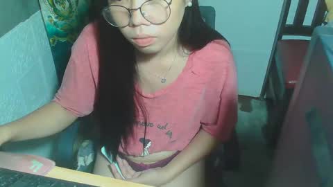 Snapshot of asian_rhean chatting on 02/14/25, 03:05 Rhean online show from 02/14/25, 03:05