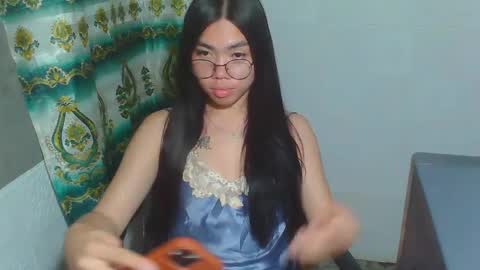 Snapshot of asian_rhean chatting on 02/19/25, 01:39 Rhean online show from 02/19/25, 01:39