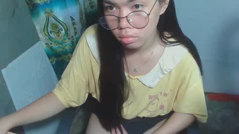 Snapshot of asian_rhean chatting on 03/08/25, 07:38 Rhean online show from 03/08/25, 07:38