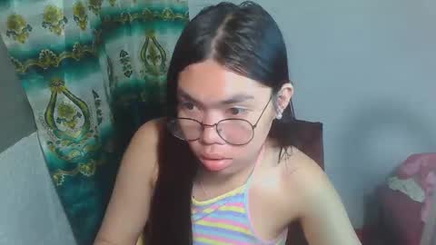 Snapshot of asian_rhean chatting on 03/09/25, 09:03 Rhean online show from 03/09/25, 09:03