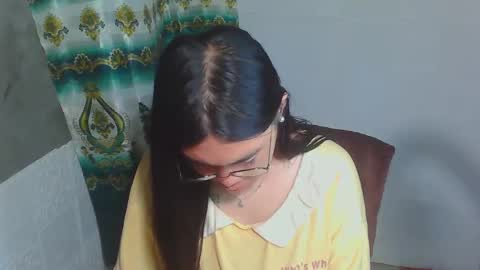 Snapshot of asian_rhean chatting on 03/12/25, 02:12 Rhean online show from 03/12/25, 02:12