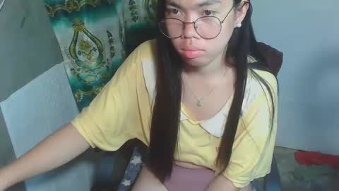 Snapshot of asian_rhean chatting on 03/12/25, 05:38 Rhean online show from 03/12/25, 05:38