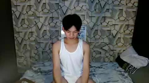 Snapshot of asian_wayne chatting on 12/09/24, 08:00 wayne online show from 12/09/24, 08:00