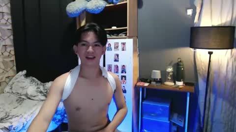 Snapshot of asian_wayne chatting on 01/22/25, 03:07 wayne online show from 01/22/25, 03:07