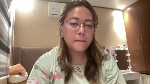 Curvy online show from 10/19/25, 06:25