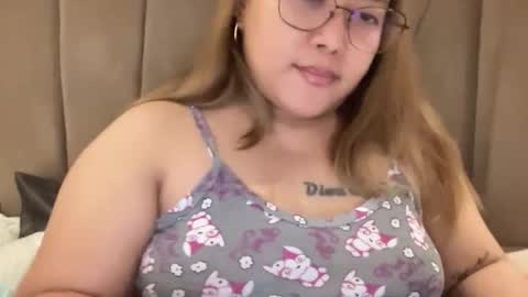 Snapshot of asianbunny10 chatting on 05/15/26, 01:51 Curvy online show from 05/15/26, 01:51